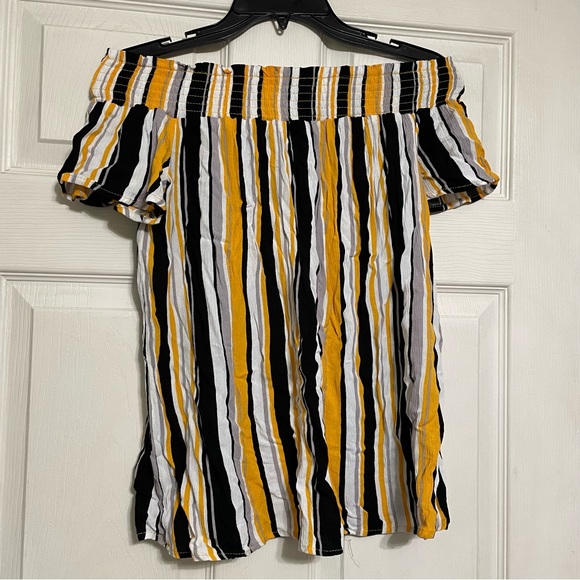 Striped Off the Shoulder Top 🧡 - Picture 3 of 3